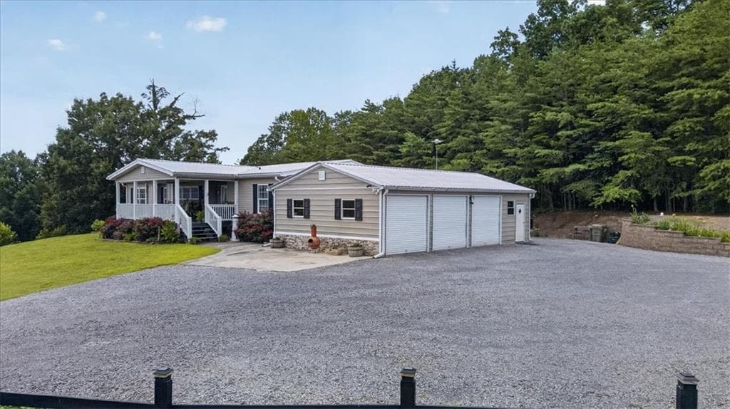 3 bedroom, 2 bathroom, 1,920 sq ft single family residence for sale at 290 Knucklesville Road, Rydal, GA 30171 — photo 6