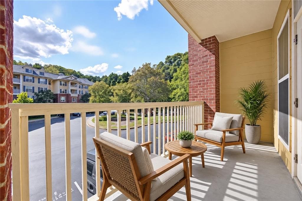 2 bedroom, 2 bathroom, 1,195 sq ft condominium for sale at 3150 Woodwalk Drive 3206, Atlanta, GA 30339 — photo 4