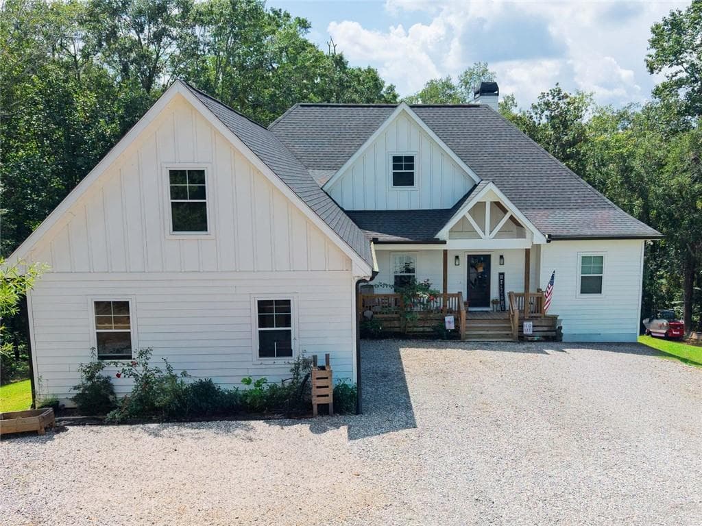 3 bedroom, 3 bathroom, 4,799 sq ft single family residence for sale at 449 Captains Court, Clarkesville, GA 30523 — photo 2