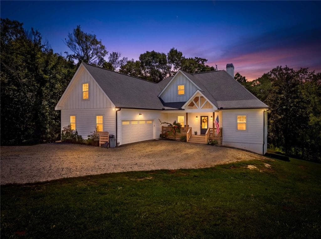 3 bedroom, 3 bathroom, 4,799 sq ft single family residence for sale at 449 Captains Court, Clarkesville, GA 30523 — photo 3