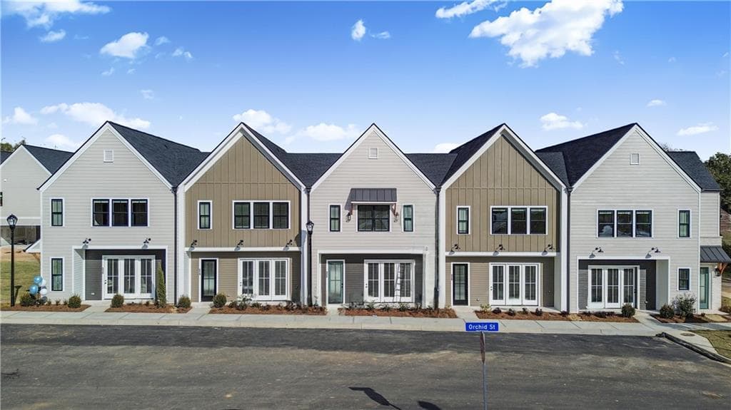 3 bedroom, 3 bathroom, 1,870 sq ft townhouse for sale at 291 Orchid Street, Braselton, GA 30517 — photo 2
