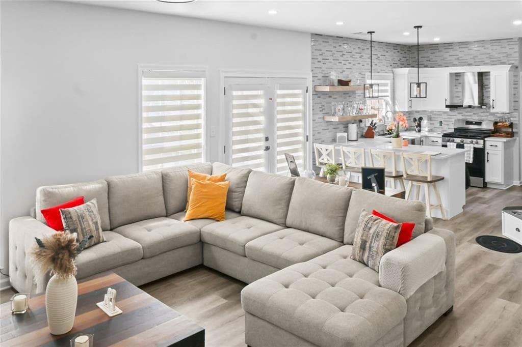 4 bedroom, 3 bathroom, 1,835 sq ft single family residence under contract at 530 Clairidge Lane, Lawrenceville, GA 30046 — photo 3