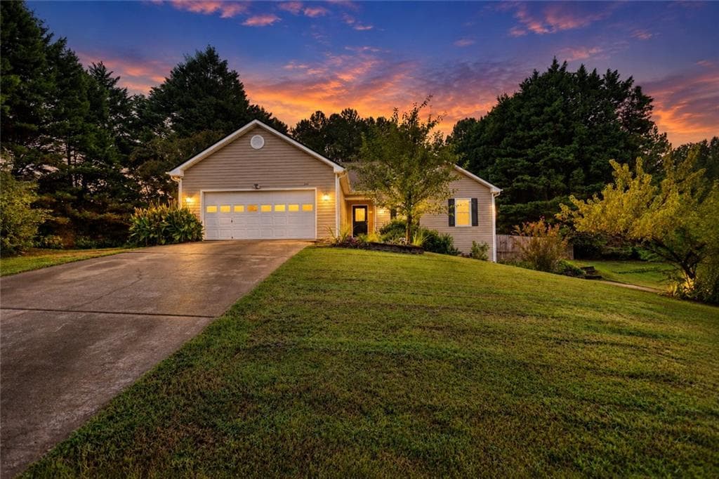 4 bedroom, 3 bathroom, 1,658 sq ft single family residence for sale at 753 Nicholas Court, Monroe, GA 30655 — photo 1 of 30