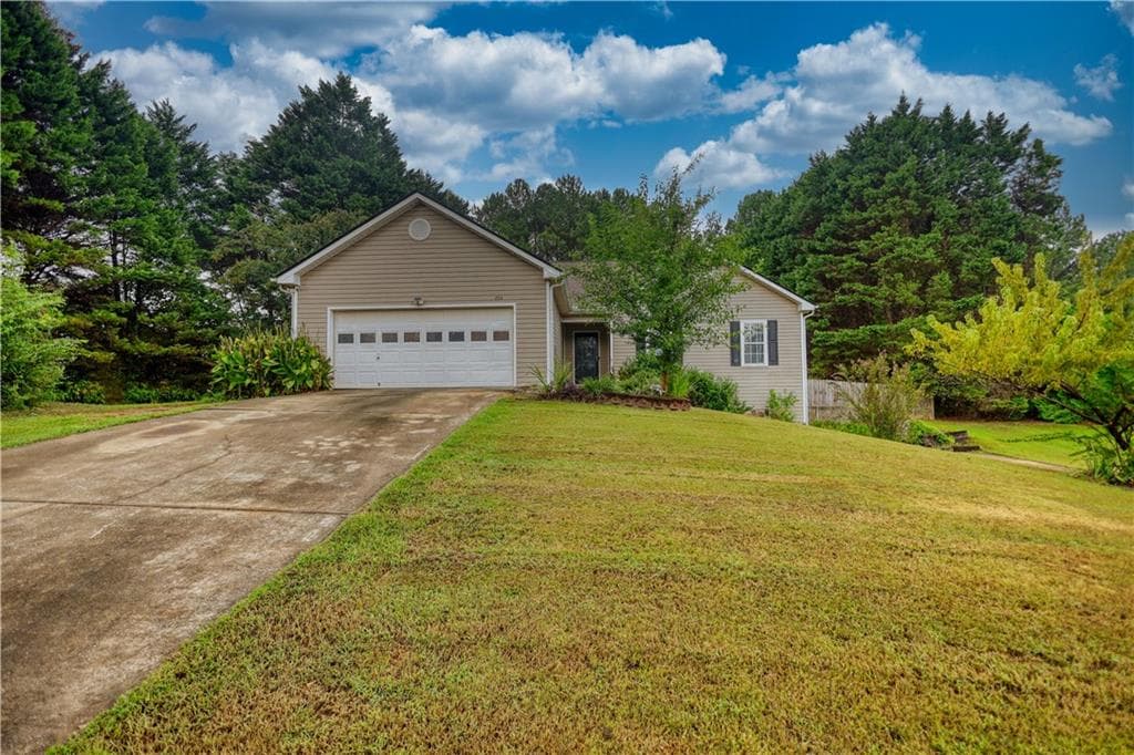 4 bedroom, 3 bathroom, 1,658 sq ft single family residence for sale at 753 Nicholas Court, Monroe, GA 30655 — photo 2