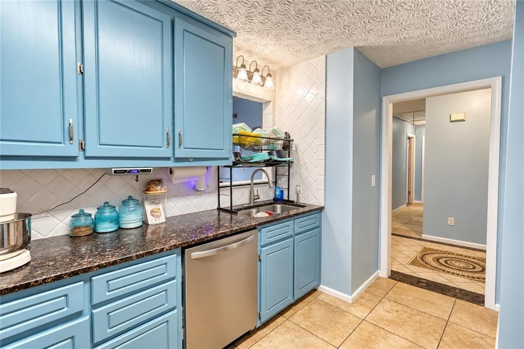 4 bedroom, 3 bathroom, 1,658 sq ft single family residence for sale at 753 Nicholas Court, Monroe, GA 30655 — photo 4