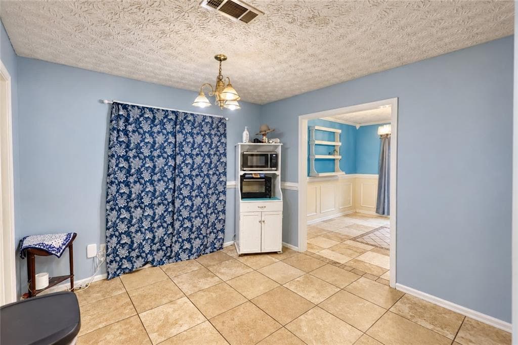 4 bedroom, 3 bathroom, 1,658 sq ft single family residence for sale at 753 Nicholas Court, Monroe, GA 30655 — photo 7