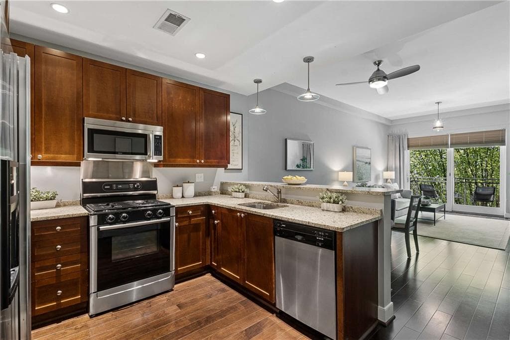 1 bedroom, 1 bathroom, 871 sq ft condominium for sale at 201 W Ponce De Leon Avenue 333, Decatur, GA 30030 — photo 7