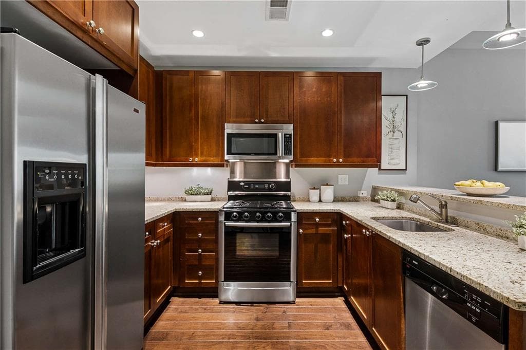 1 bedroom, 1 bathroom, 871 sq ft condominium for sale at 201 W Ponce De Leon Avenue 333, Decatur, GA 30030 — photo 8