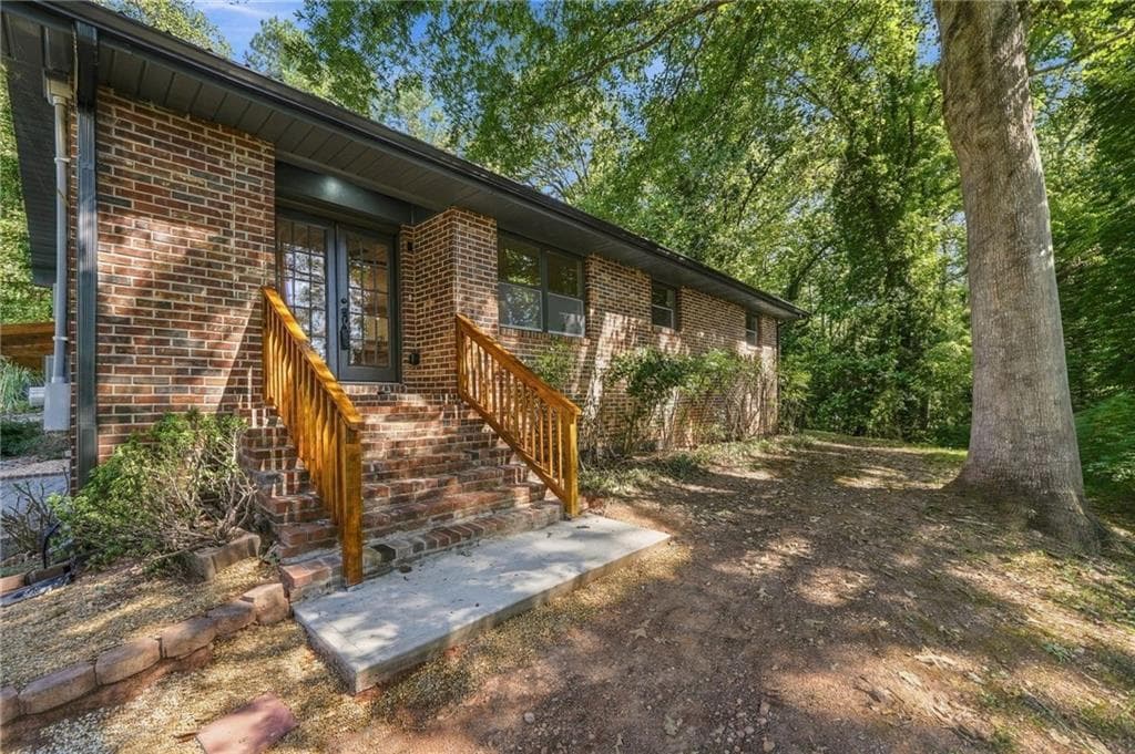 3 bedroom, 2 bathroom, 1,345 sq ft single family residence for sale at 142 Ann Drive, Canton, GA 30114 — photo 6