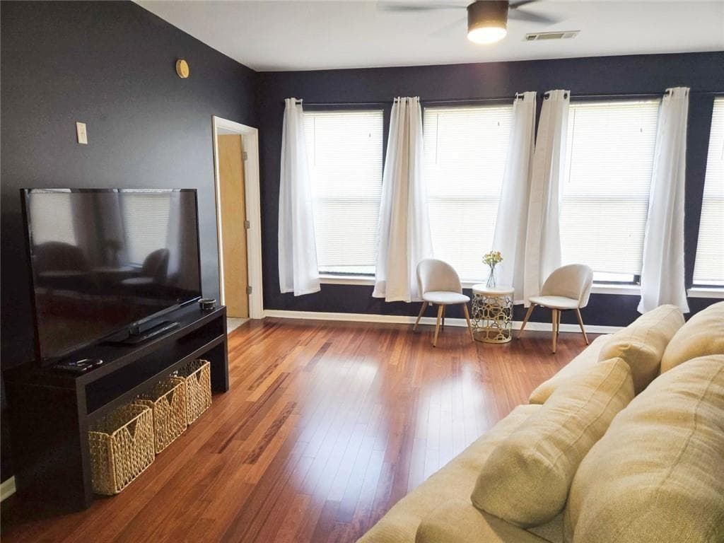 2 bedroom, 2 bathroom, 1,208 sq ft condominium for rent at 898 Oak Street 3203, Atlanta, GA 30310 for $1,900 a month — photo 3