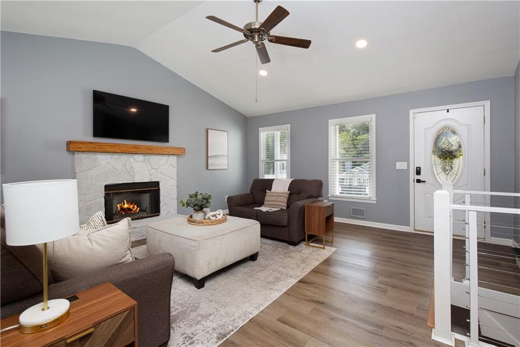4 bedroom, 3 bathroom, 1,876 sq ft single family residence under contract at 4270 Hidden Meadow Circle, Sugar Hill, GA 30518 — photo 5