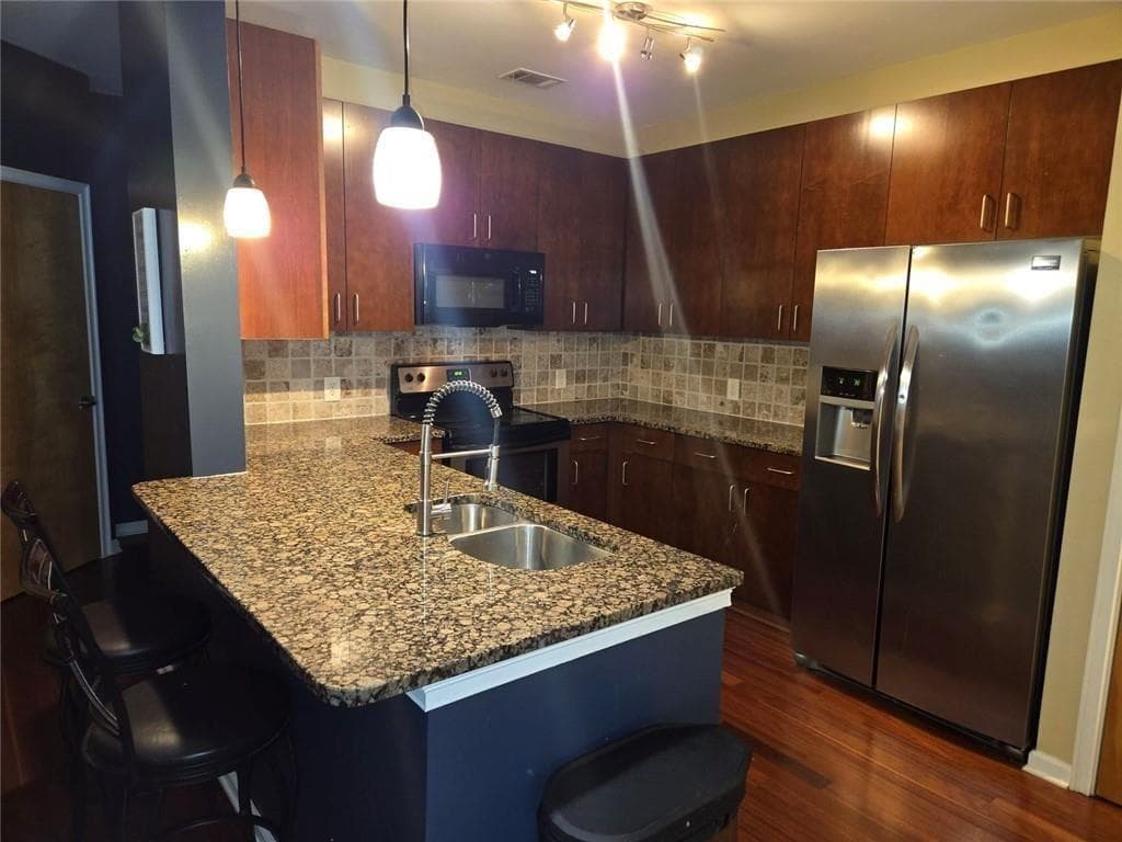 2 bedroom, 2 bathroom, 1,208 sq ft condominium for rent at 898 Oak Street 3203, Atlanta, GA 30310 for $1,900 a month — photo 7