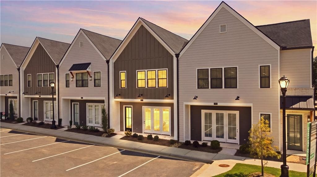 3 bedroom, 3 bathroom, 1,870 sq ft townhouse for sale at 329 Orchid Street, Braselton, GA 30517