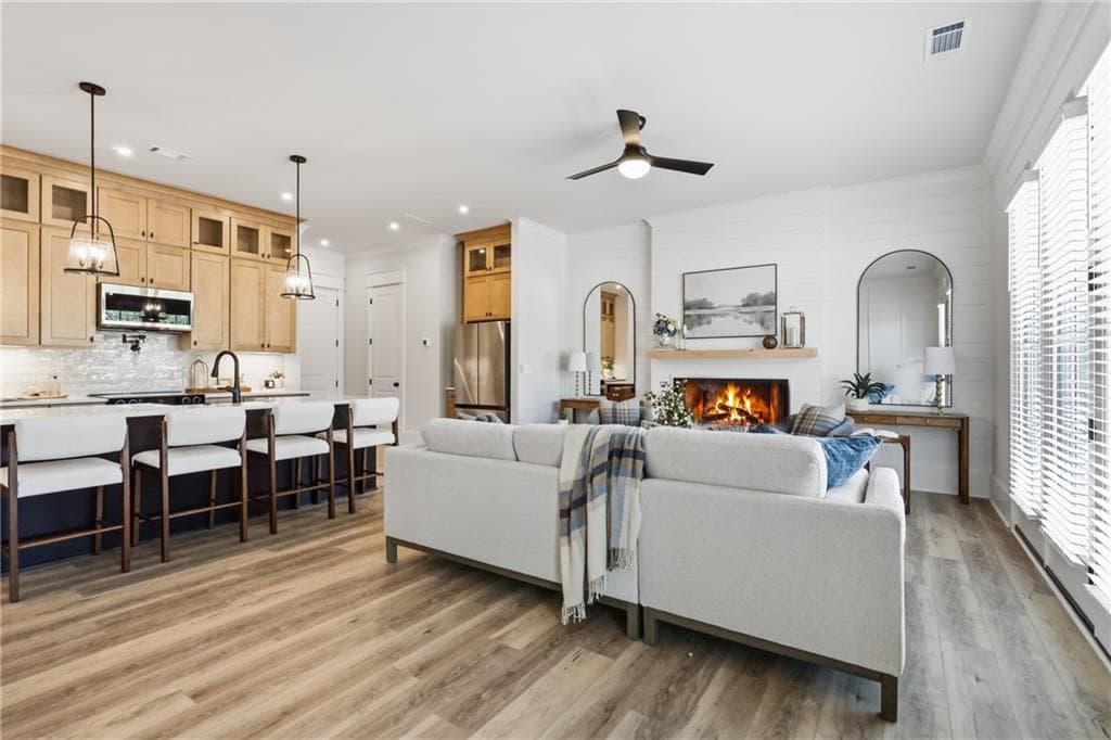3 bedroom, 3 bathroom, 1,870 sq ft townhouse for sale at 329 Orchid Street, Braselton, GA 30517 — photo 5