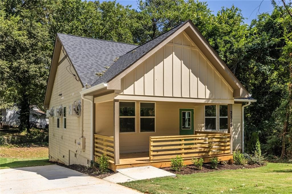 3 bedroom, 2 bathroom, 1,200 sq ft single family residence for sale at 2188 Bicknell Street, Atlanta, GA 30315 — photo 2