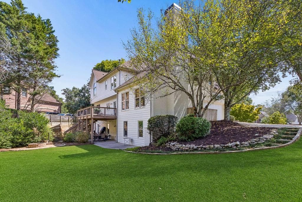 5 bedroom, 5 bathroom, 4,105 sq ft single family residence under contract at 935 Water Grove Court, Roswell, GA 30075 — photo 5