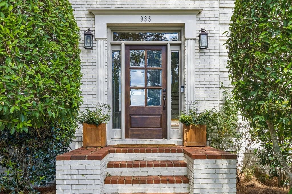 5 bedroom, 5 bathroom, 4,105 sq ft single family residence under contract at 935 Water Grove Court, Roswell, GA 30075 — photo 7