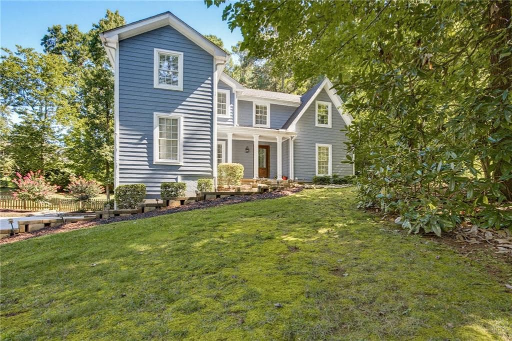 5 bedroom, 3 bathroom, 2,638 sq ft single family residence under contract at 3657 Tinsley Place, Duluth, GA 30096 — photo 3