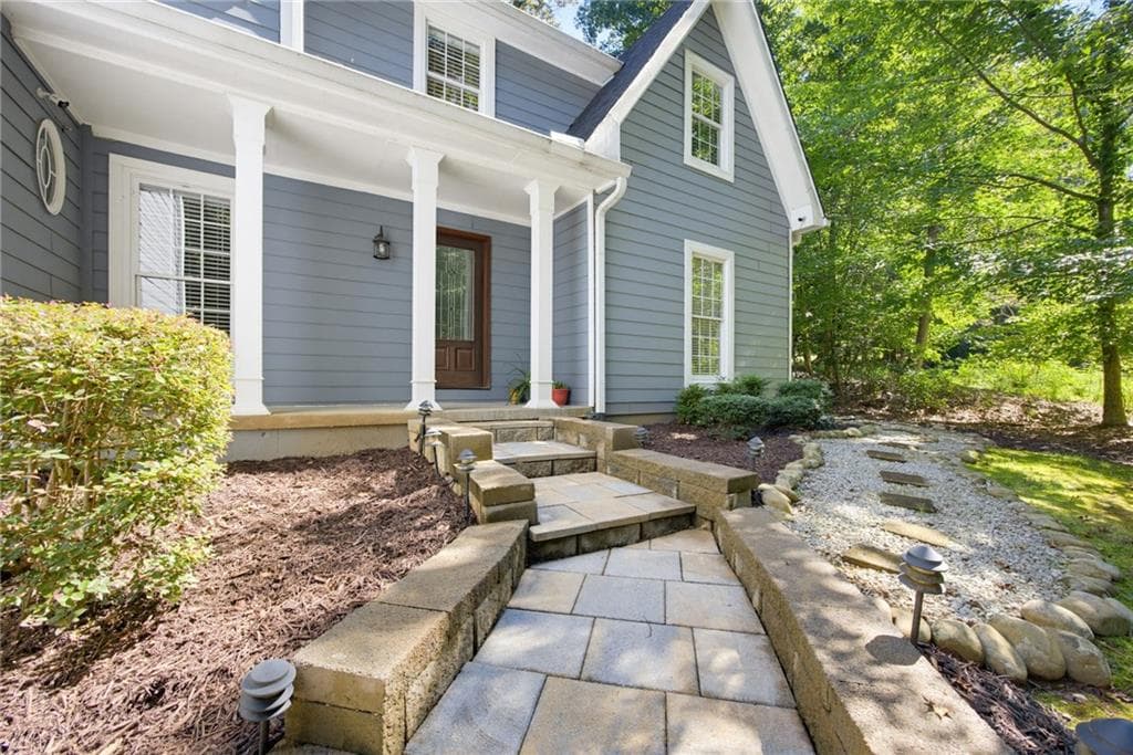 5 bedroom, 3 bathroom, 2,638 sq ft single family residence under contract at 3657 Tinsley Place, Duluth, GA 30096 — photo 5