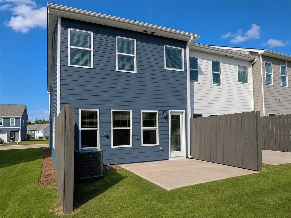 3 bedroom, 3 bathroom, 1,467 sq ft townhouse for sale at 9444 Maple Grove Lane LOT 60, Jonesboro, GA 30238 — photo 3