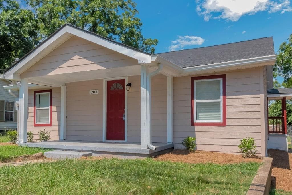 3 bedroom, 2 bathroom, 1,694 sq ft single family residence for sale at 204 Mill Street, Barnesville, GA 30204 — photo 7