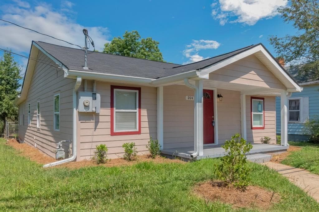 3 bedroom, 2 bathroom, 1,694 sq ft single family residence for sale at 204 Mill Street, Barnesville, GA 30204 — photo 8