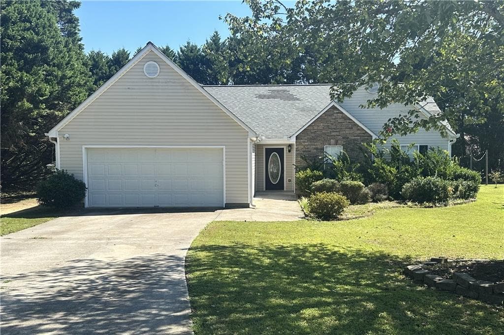 3 bedroom, 2 bathroom, 1,577 sq ft single family residence for sale at 1512 Julianna Circle, Loganville, GA 30052 — photo 1 of 16