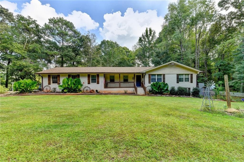 4 bedroom, 3 bathroom, 3,676 sq ft single family residence for sale at 428 N Bethany Road, Mcdonough, GA 30252 — photo 2