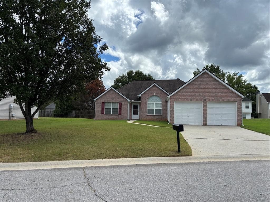 3 bedroom, 2 bathroom, 1,518 sq ft single family residence for sale at 11943 Spring Lake Way, Fayetteville, GA 30215