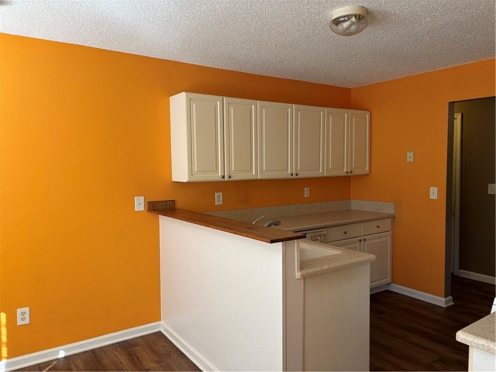 3 bedroom, 2 bathroom, 1,518 sq ft single family residence for sale at 11943 Spring Lake Way, Fayetteville, GA 30215 — photo 3