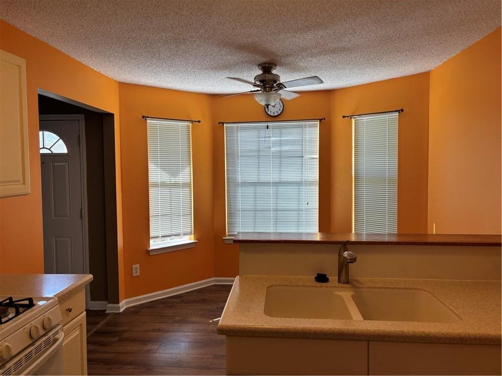 3 bedroom, 2 bathroom, 1,518 sq ft single family residence for sale at 11943 Spring Lake Way, Fayetteville, GA 30215 — photo 4