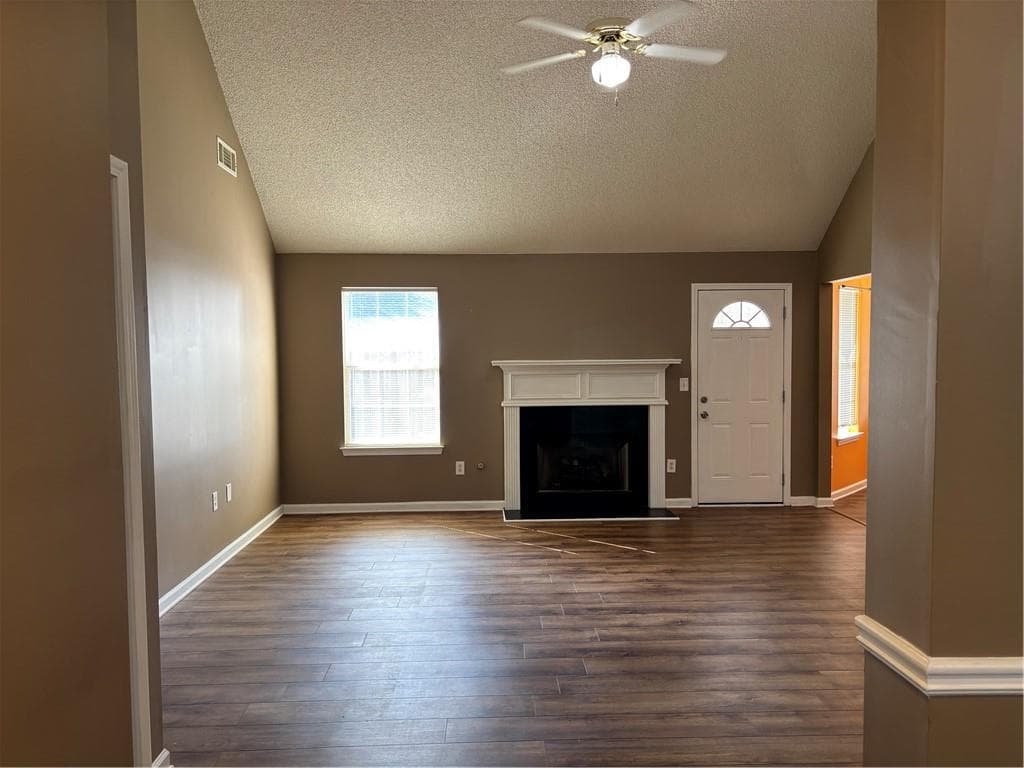 3 bedroom, 2 bathroom, 1,518 sq ft single family residence for sale at 11943 Spring Lake Way, Fayetteville, GA 30215 — photo 6