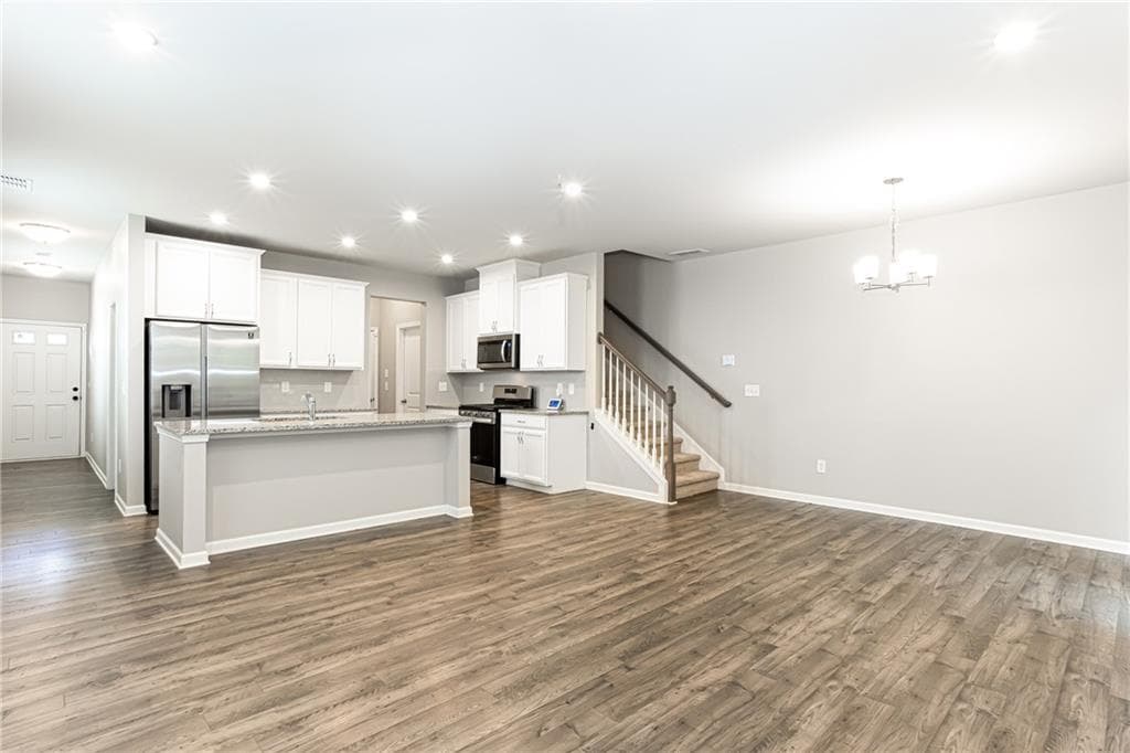 3 bedroom, 3 bathroom, 2,328 sq ft townhouse for sale at 6219 Centennial Run, Atlanta, GA 30349 — photo 3