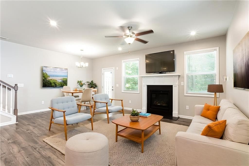 3 bedroom, 3 bathroom, 2,328 sq ft townhouse for sale at 6219 Centennial Run, Atlanta, GA 30349 — photo 4