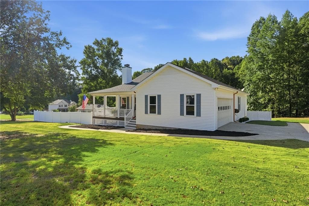 3 bedroom, 2 bathroom, 1,554 sq ft single family residence for sale at 212 Monte Lane, Jefferson, GA 30549 — photo 3