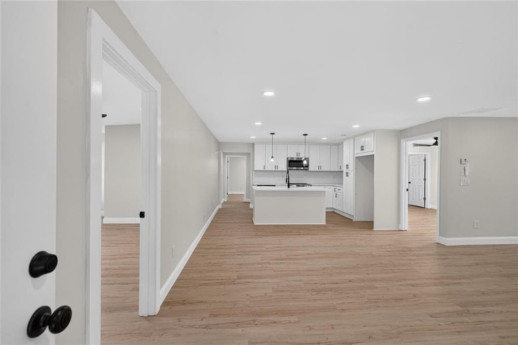 3 bedroom, 4 bathroom, 2,200 sq ft single family residence for sale at 98 Viper Lane, Braselton, GA 30517 — photo 3