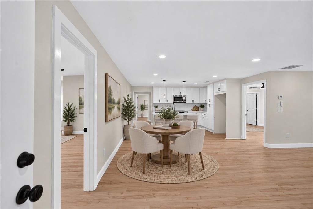 3 bedroom, 4 bathroom, 2,200 sq ft single family residence for sale at 98 Viper Lane, Braselton, GA 30517 — photo 4