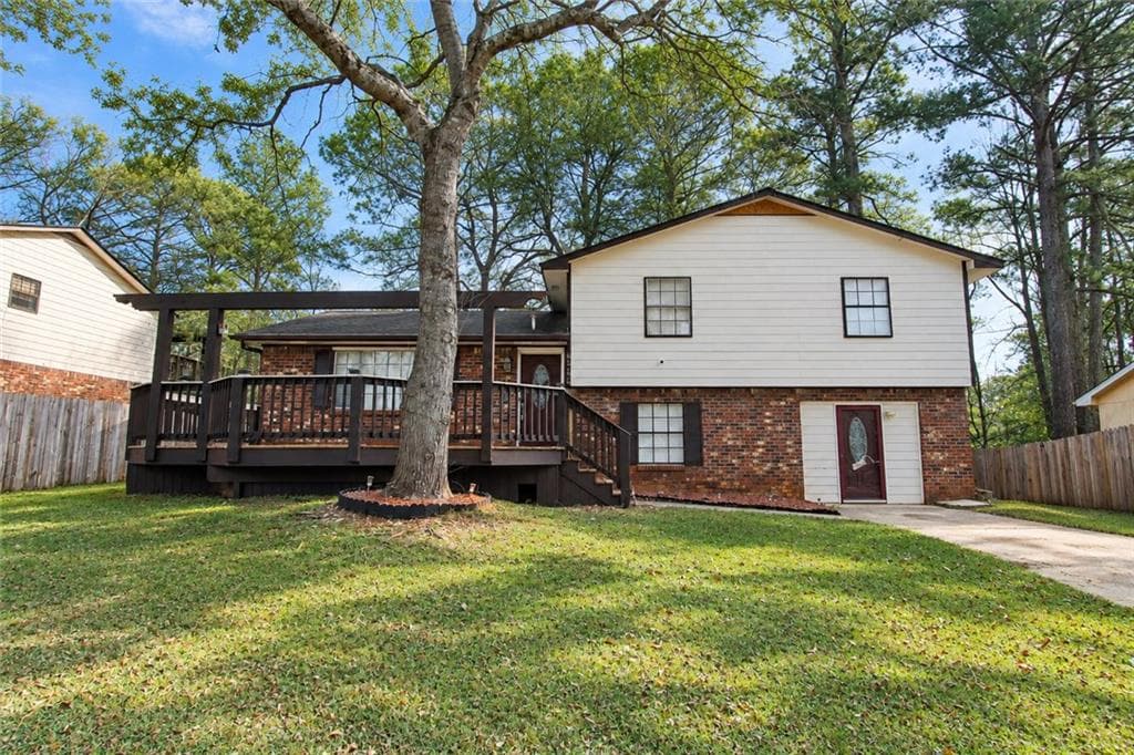 3 bedroom, 3 bathroom, 2,189 sq ft single family residence for sale at 6566 Melandre Drive, Morrow, GA 30260