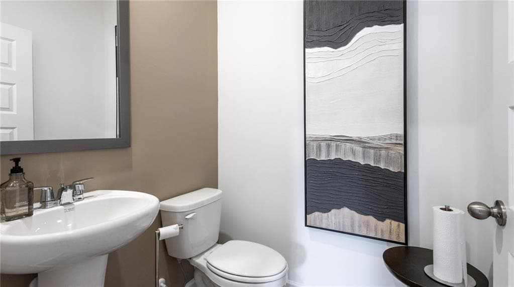 3 bedroom, 3 bathroom, 1,940 sq ft townhouse for sale at 3595 Rowlett Street, Decatur, GA 30034 — photo 5