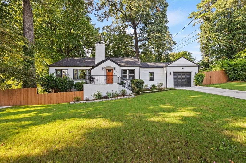 5 bedroom, 3 bathroom, 1,306 sq ft single family residence for sale at 10 Claire Drive, Atlanta, GA 30315 — photo 1 of 31