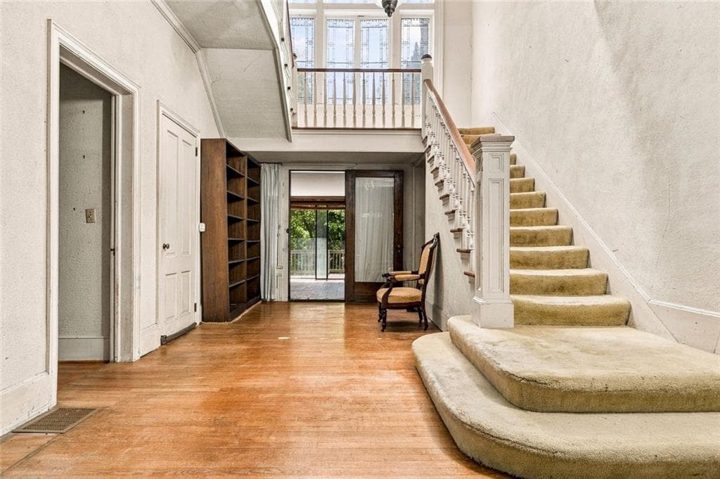 5 bedroom, 3 bathroom, 4,482 sq ft single family residence under contract at 201 Whitlock Avenue, Marietta, GA 30064 — photo 5