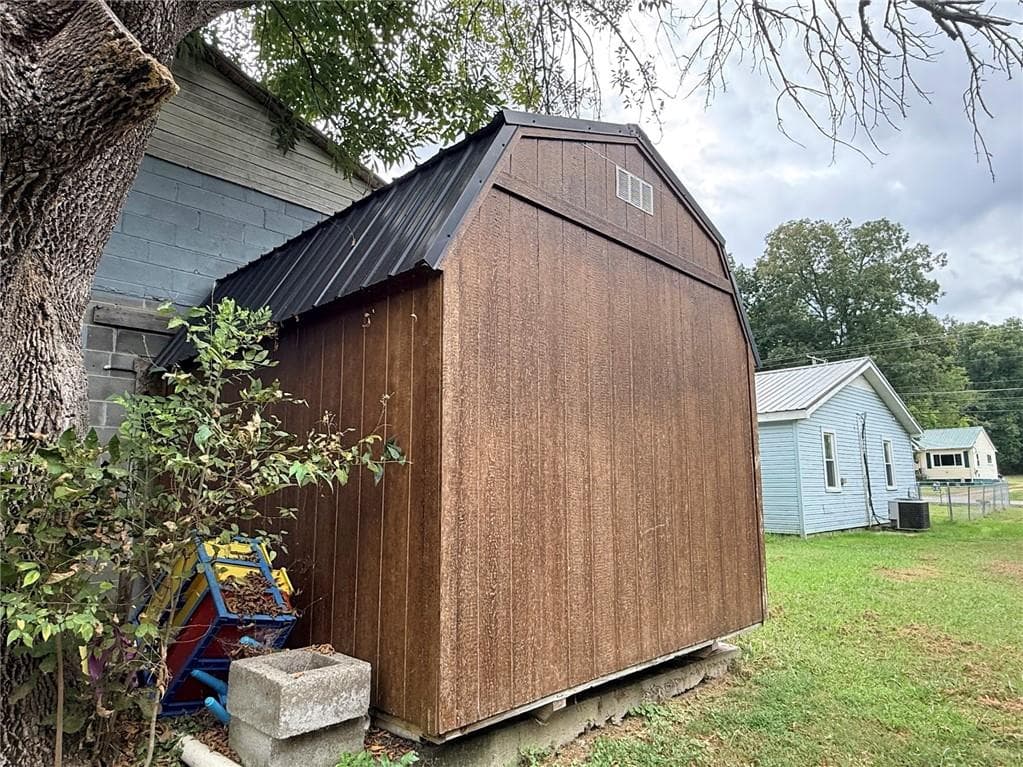 1 bedroom, 2 bathroom, 1,457 sq ft single family residence for sale at 645 James Street, Rossville, GA 30741 — photo 9