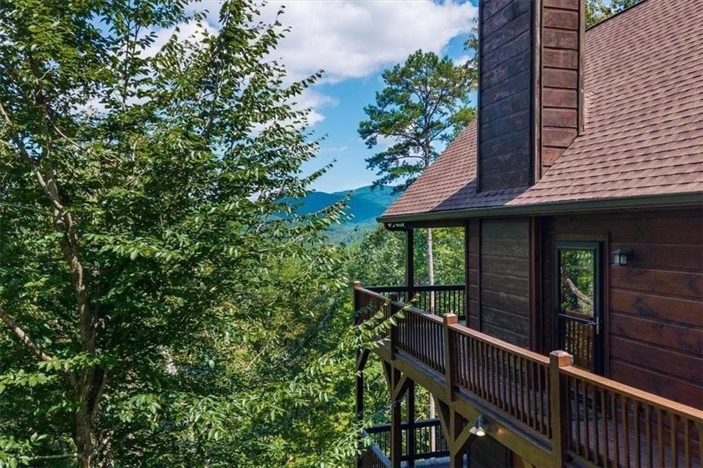 3 bedroom, 2 bathroom, 1,518 sq ft single family residence for sale at 73 Rosiey Lane, Blue Ridge, GA 30513 — photo 4