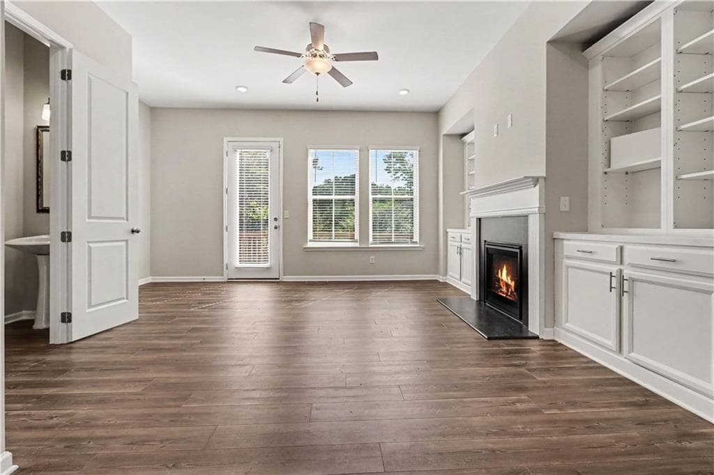 3 bedroom, 4 bathroom, 1,810 sq ft townhouse for sale at 3297 Park Pointe Cir Circle, Scottdale, GA 30079 — photo 5