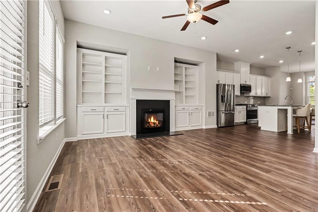 3 bedroom, 4 bathroom, 1,810 sq ft townhouse for sale at 3297 Park Pointe Cir Circle, Scottdale, GA 30079 — photo 6
