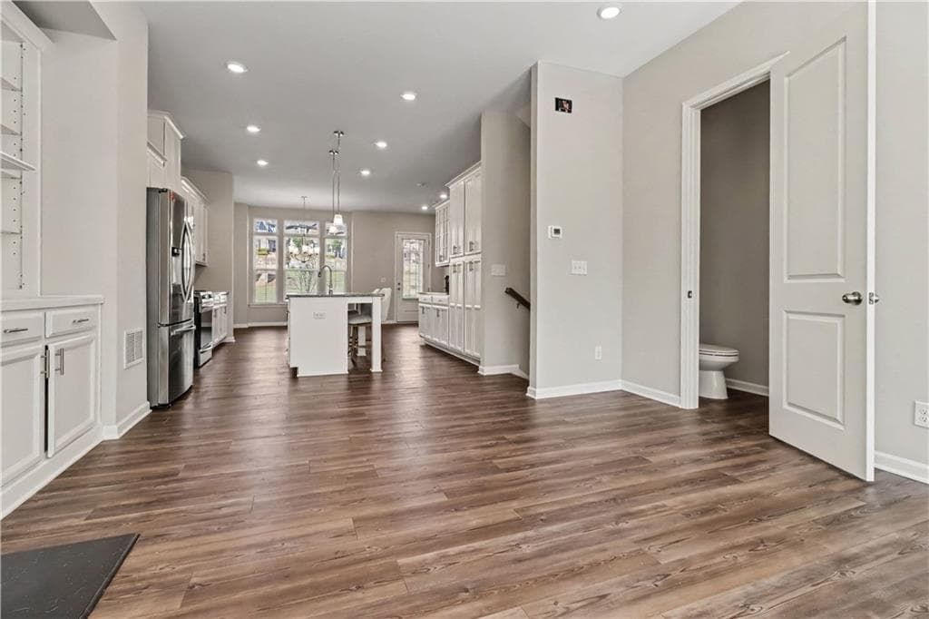 3 bedroom, 4 bathroom, 1,810 sq ft townhouse for sale at 3297 Park Pointe Cir Circle, Scottdale, GA 30079 — photo 10