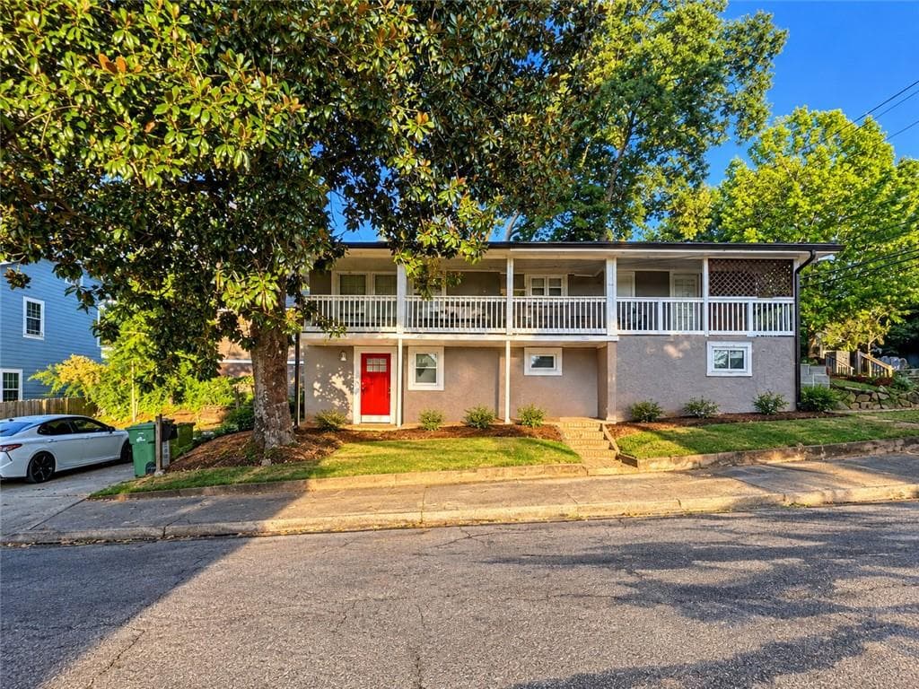 1 bedroom, 1 bathroom, 400 sq ft duplex for rent at 311 University Avenue B, Atlanta, GA 30310 for $1,400 a month — photo 1 of 21