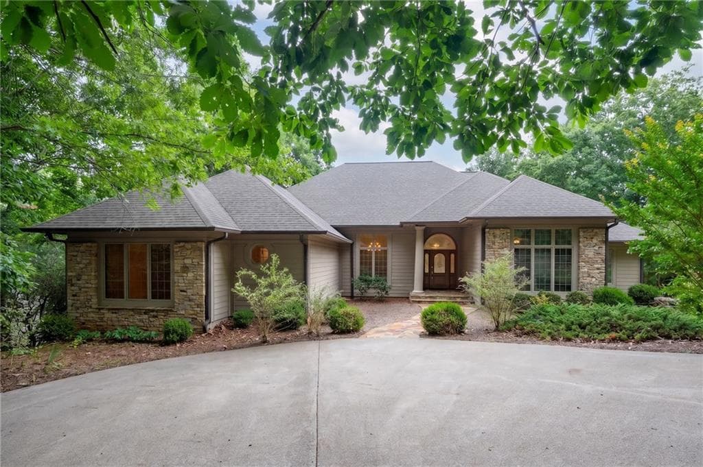 4 bedroom, 5 bathroom, 4,096 sq ft single family residence for sale at 267 Starcross Lane, Jasper, GA 30143