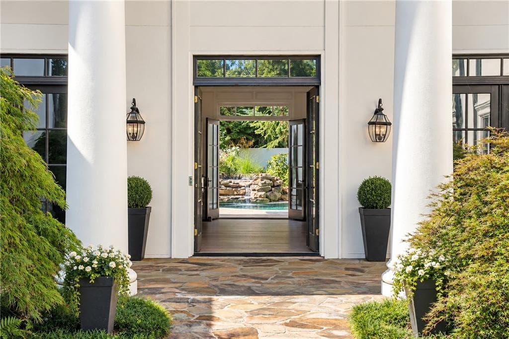 5 bedroom, 7 bathroom, 8,070 sq ft single family residence under contract at 2007 Westbourne Way, Johns Creek, GA 30022 — photo 4