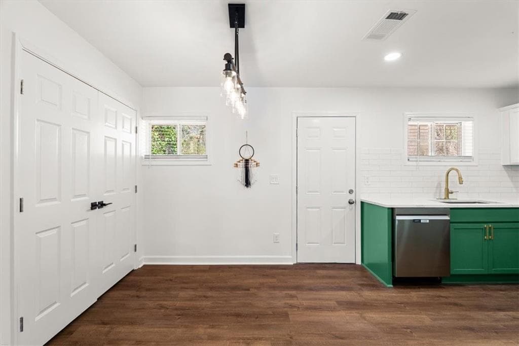3 bedroom, 2 bathroom, 1,100 sq ft single family residence for sale at 3770 Larkspur Terrace, Decatur, GA 30032 — photo 8